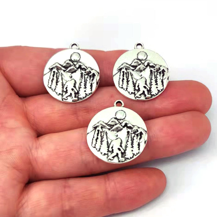 50pcs Sasquatch Bigfoot charm pendants