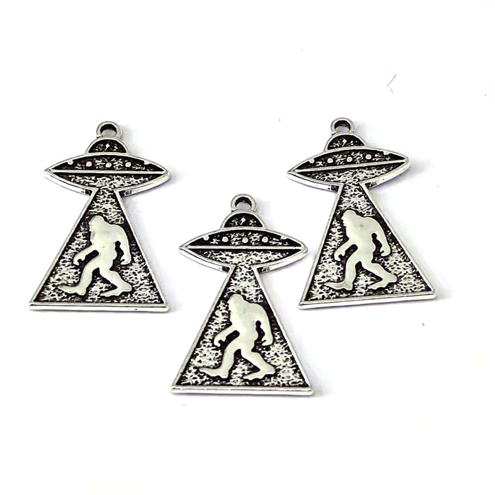 50pcs Sasquatch Bigfoot charm pendants