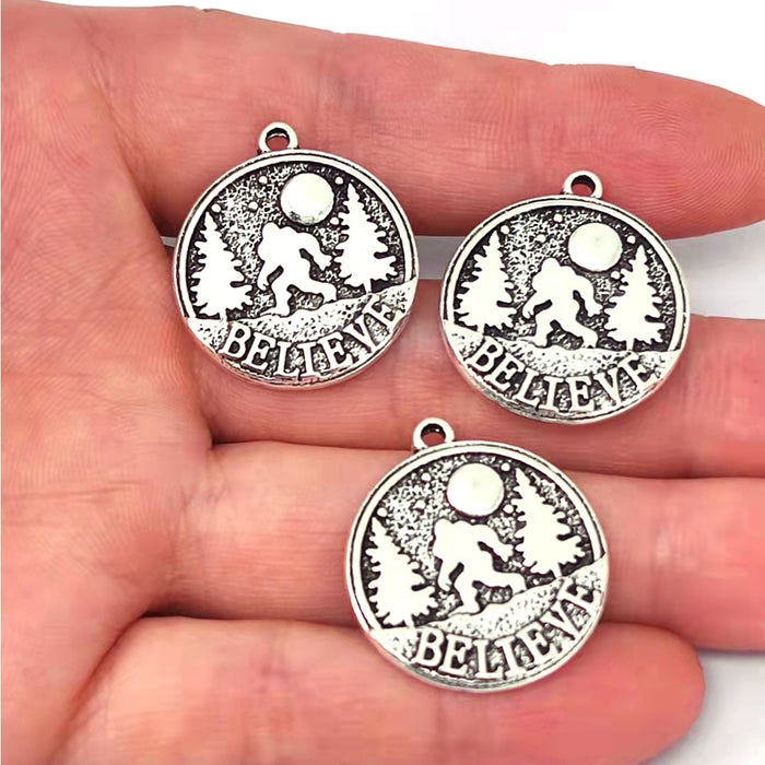 50pcs Sasquatch Bigfoot charm pendants