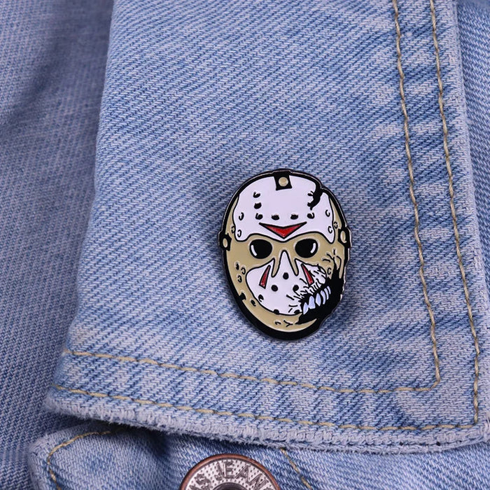 DZ10 22 Style Horror Movie Collection Hard Enamel Pins Women Men Badge Brooches Backpack Collar Lapel Fashion Jewelry