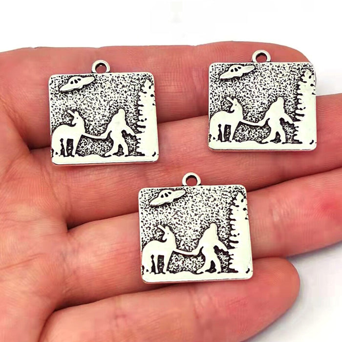 50pcs Sasquatch Bigfoot charm pendants