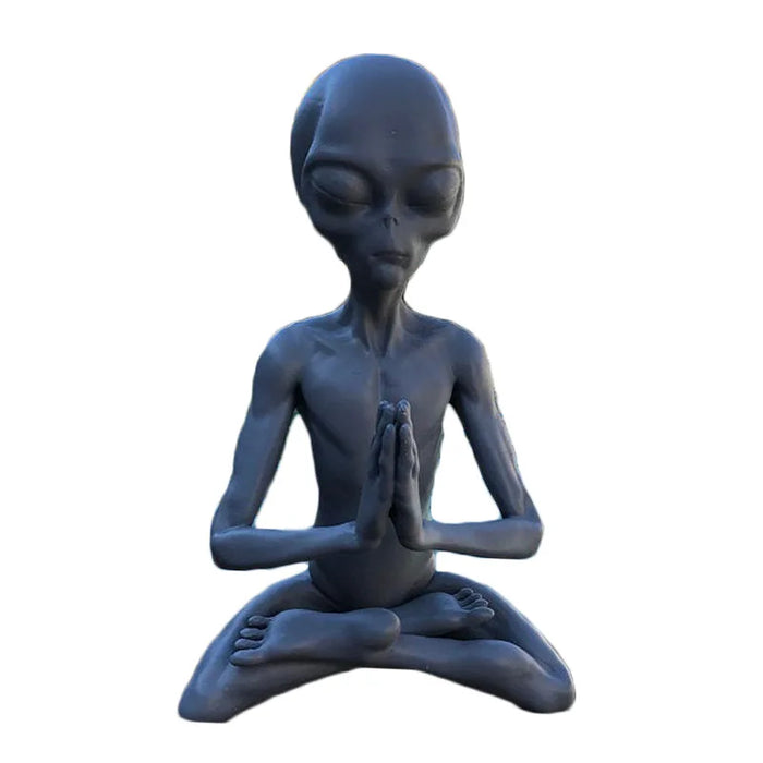 Meditating Alien Resin Ornaments UFO Indoor Outdoor Decoration Meditating Alien Garden Figurine